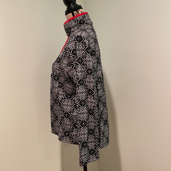 Lands End pullover size medium - Picture 2 of 5